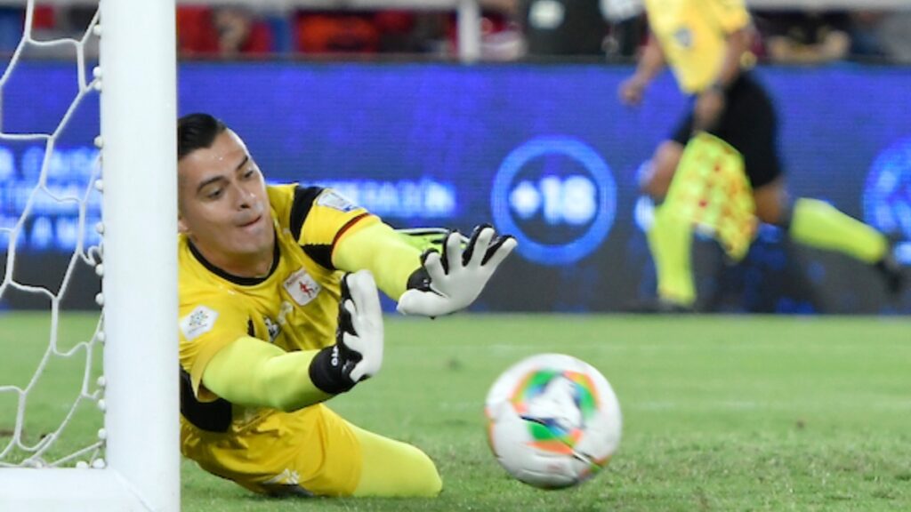 Jorge Soto, arquero de América | VizzorImage.