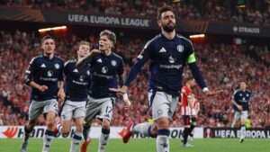 Manchester arrasa en Bilbao: tres goles y un pie en la final
