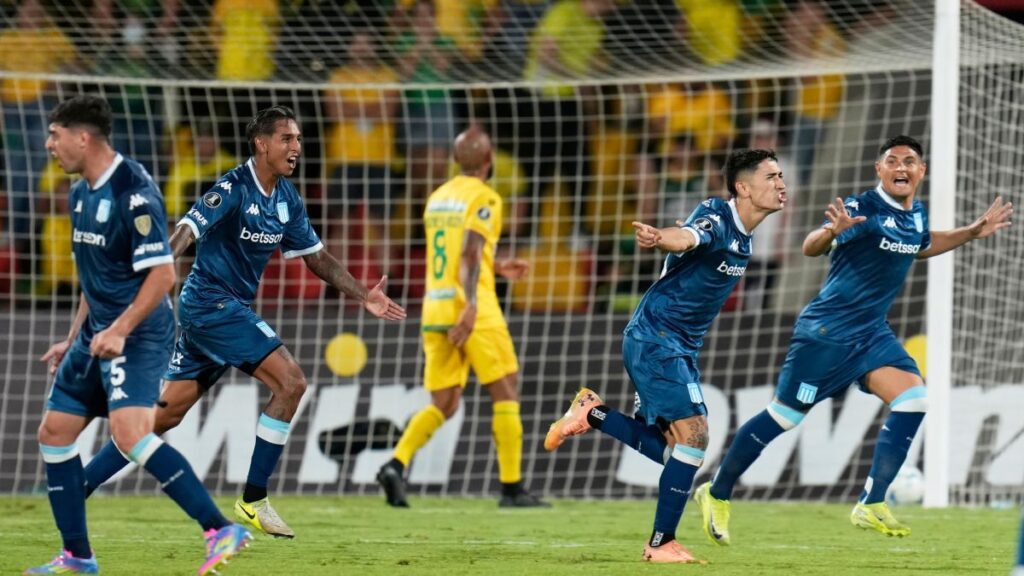 El festejo de La Academia en El Montanini. AP