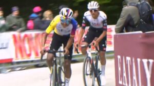 Egan Bernal advierte con pletórico podio en la etapa 7 del Giro de Italia