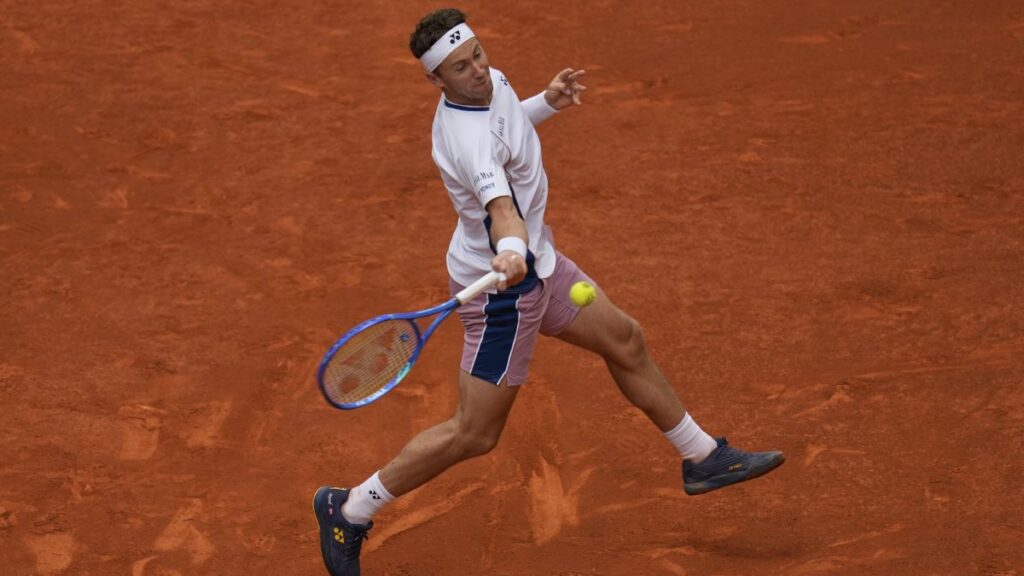 Casper Ruud y sus analgésicos derrotan a Francisco Cerúndolo para alcanzar la final del Abierto de Madrid