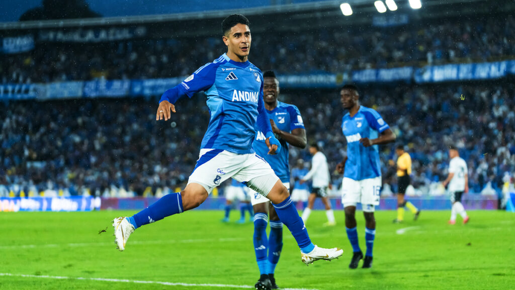 Daniel Cataño celebra el gol con Millonarios. - Vizzor Image.