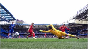 Chelsea le abolla la corona al Liverpool y mantiene un pie en la Champions League