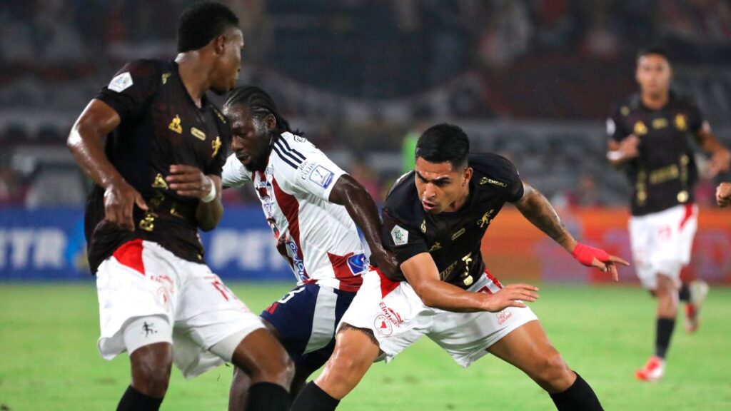 Una postal del duro juego en Barranquilla. Vizzor