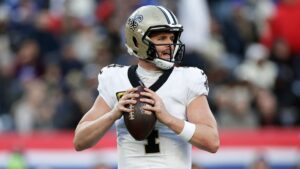 Derek Carr anuncia su retiro de la NFL