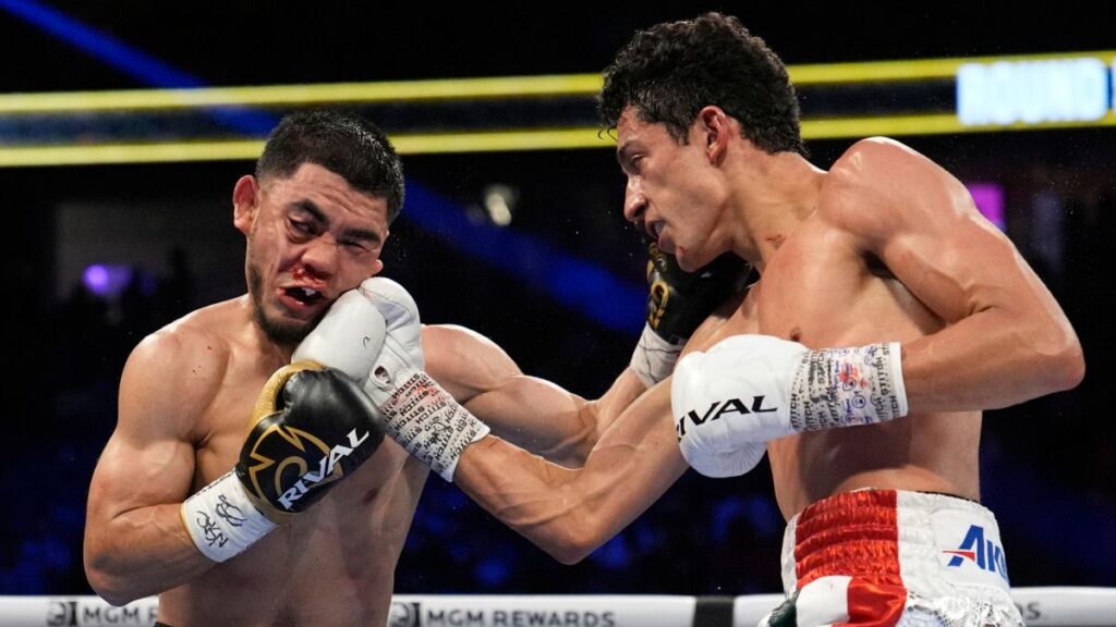 El Divino Espinoza retiene el cetro de la OMB | AP Photo/John Locher