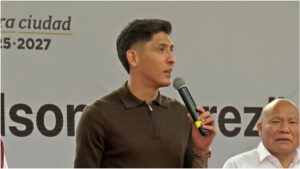 Edson Álvarez: de jugar en las calles de Tlanepantla a tener un deportivo con su nombre