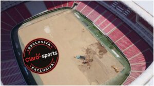 Quitan todo el pasto del Akron, para comenzar a instalar nuevo césped híbrido de cara al Mundial 2026