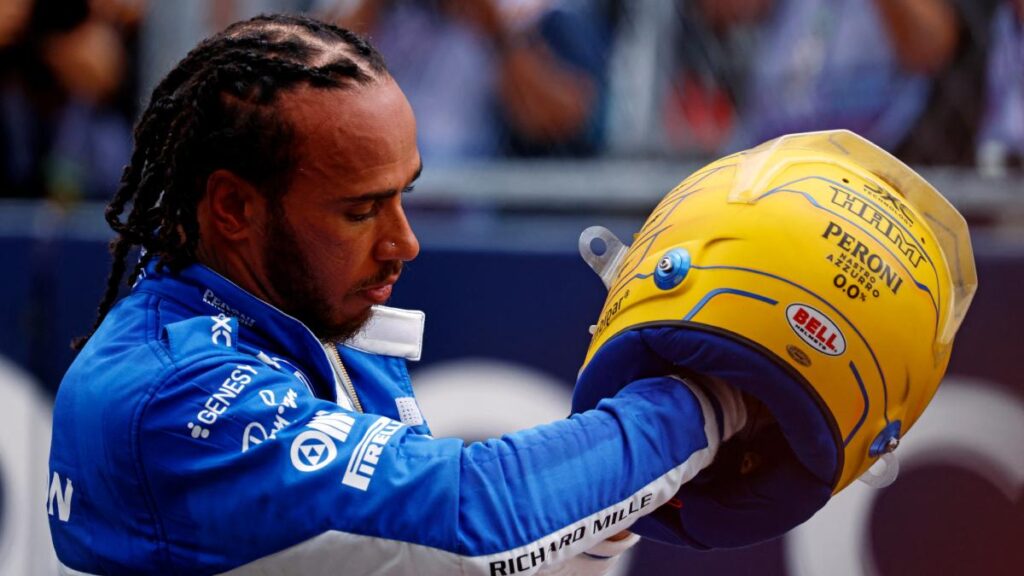 ¿Ruptura en Ferrari? Hamilton molesto con el equipo y toque al final con Sainz