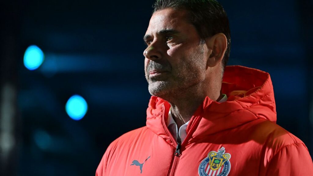 Fernando Hierro, exdirectivo de las Chivas de Guadalajara, dejó en claro el cariño que siente por la institución rojiblanca