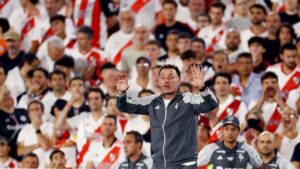 ¿Cómo juegan los equipos de Gabriel Milito? El panorama que se espera en Chivas