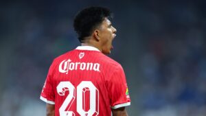 ¡Terrible error! Jesús Gallardo se equivoca y regala el gol a Monterrey