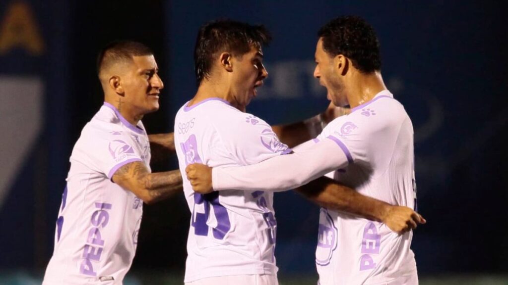 La afición de Comunicaciones, atenta a una curiosa situación | @CremasOficial