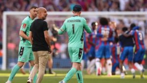 Pep Guardiola explota contra el arquero del Crystal Palace por perder tiempo en la final