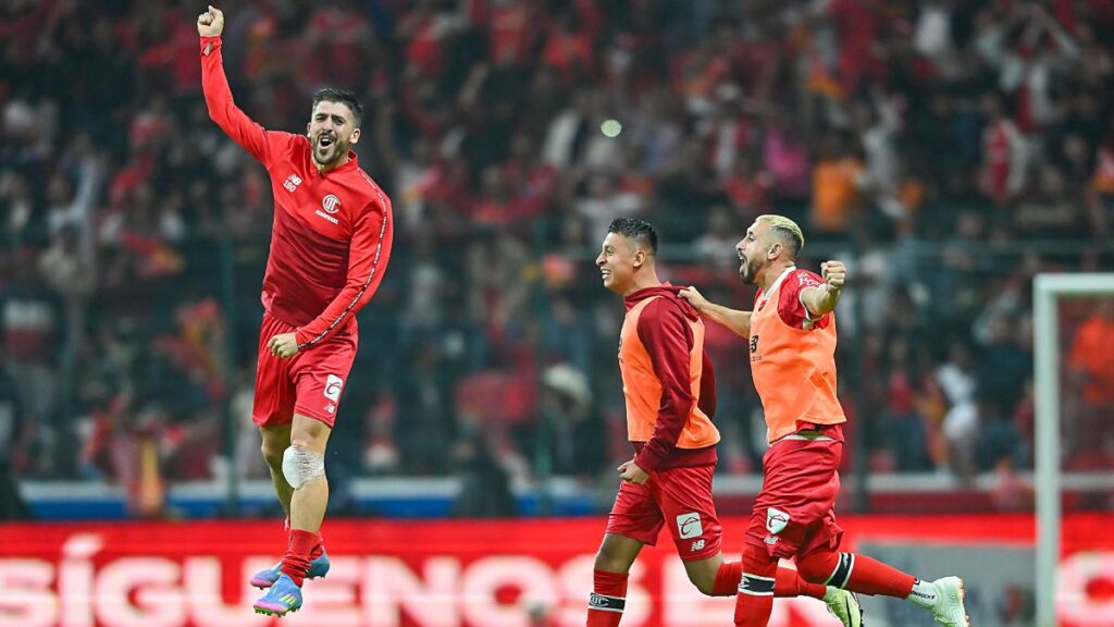 Héctor Herrera destaca que la hermandad y la unión tienen al Toluca en semifinales