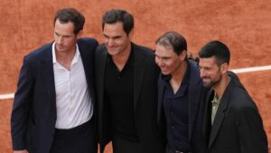 Rafa Nadal recibe un emotivo homenaje de Roland Garros en el primer torneo tras su retiro