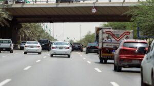 ¿Qué carros no circulan hoy jueves 15 de mayo? Estos son los engomados y placas en CDMX y Edomex