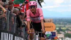 ¡Histórico! Isaac del Toro gana la etapa 17 del Giro de Italia tras resistir al embate de Carapaz
