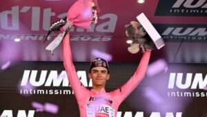 ¡A un paso de la gloria! Isaac del Toro embiste e incrementa su ventaja sobre Carapaz para mantener el liderato del Giro