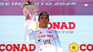 Isaac del Toro y los récords que consiguió al portar la Maglia Rosa en el Giro de Italia