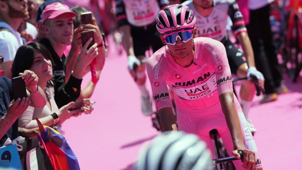 Isaac del Toro habla tras su tercera etapa como líder del Giro
