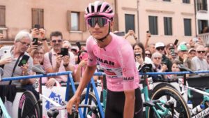 Isaac del Toro: “Sufrí mucho, crucé la meta sin un gramo de energía”