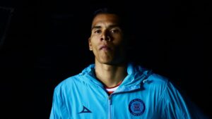 Kevin Mier se convierte en la figura de Cruz Azul con una doble gran atajada ante el gran inicio del América