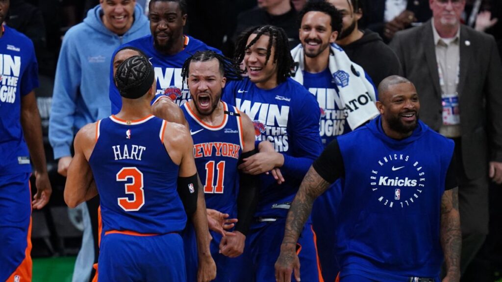 Los Knicks en festejo de victoria