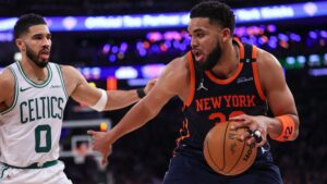 Los Knicks ponen a los Celtics al borde de la eliminación y con una lesión de Jayson Tatum
