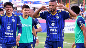 Cobán Imperial saca chapa, remonta frente a Malacateco y espera rival en semifinales