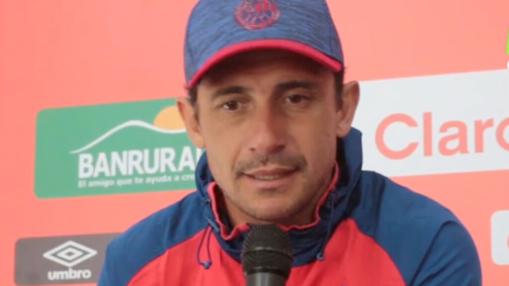 Sebastián Bini, DT de Municipal. (captura ciudad deportiva)