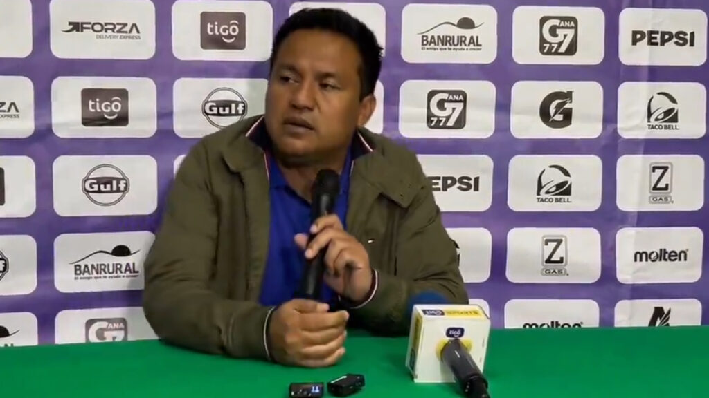 Amarini Villatoro, DT de Xelajú. (captura Liga Guate)