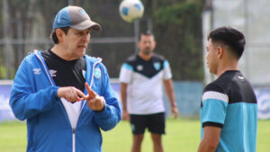 Guatemala se entrena con plantel completo pensando en El Salvador, las eliminatorias y la Copa Oro