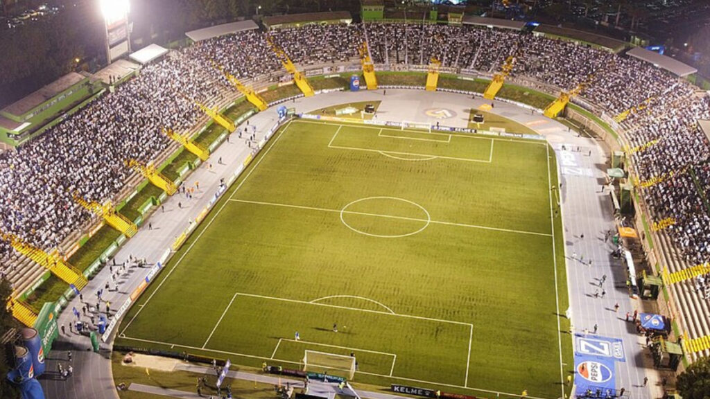 Guatemala jugará a estadio lleno. (wikipedia)