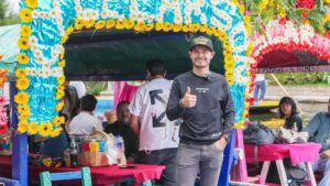 Kyle Larson se sube a la trajinera y se empapa del espíritu mexicano rumbo a la NASCAR México City