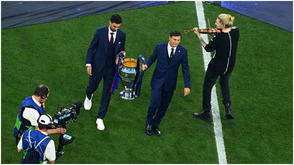 Llega el trofeo de la Champions League | Reuters