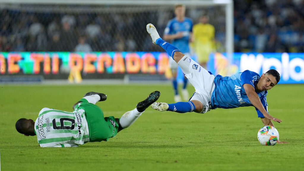 Andrés Román y Daniel Cataño, en un partido. - Vizzor Image.