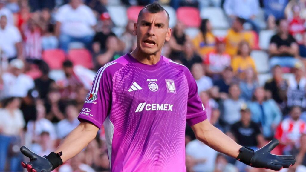 Nahuel Guzmán se roba el espectáculo en Aguascalientes con atajadas, polémica y un noble gesto