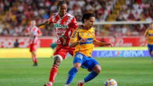 Necaxa deja escapar la victoria, pero Tigres alarga su mala racha bajo el mando de Guido Pizarro