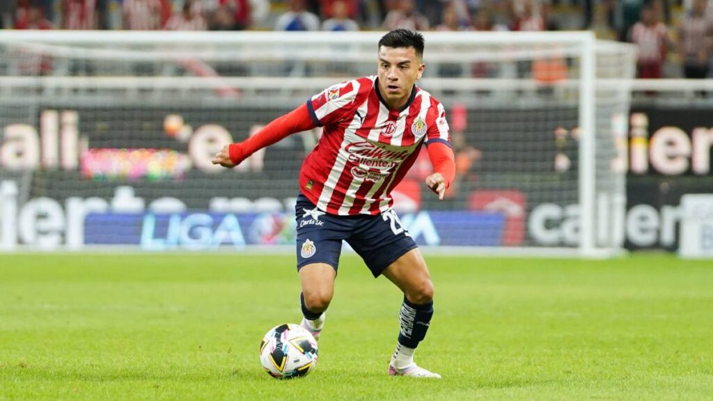 Las Chivas acomodarían al Nene Beltrán en León, a la par de buscar las incorporaciones de Bryan González y Elías Montiel de Pachuca