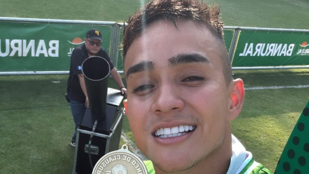 Óscar Santis brilló en este torneo con Antigua GFC | @oscarsantis99