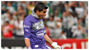 ¡Oswaldo Sánchez vuelve al arco de Santos! para un homenaje inolvidable ante Chivas