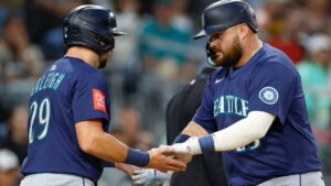 Rowdy Tellez se luce con espectacular cuadrangular en triunfo de Mariners sobre Padres