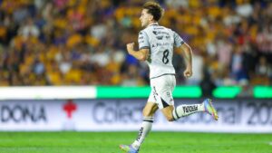 ¡Ah qué golazo! Agustín Palavecino marca una espectacular anotación que le da vida al Necaxa