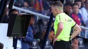 Polémica con las manos en El Clásico: ¿Hubo penalti de Tchouaméni y fue bien anulado el gol de Fermín?