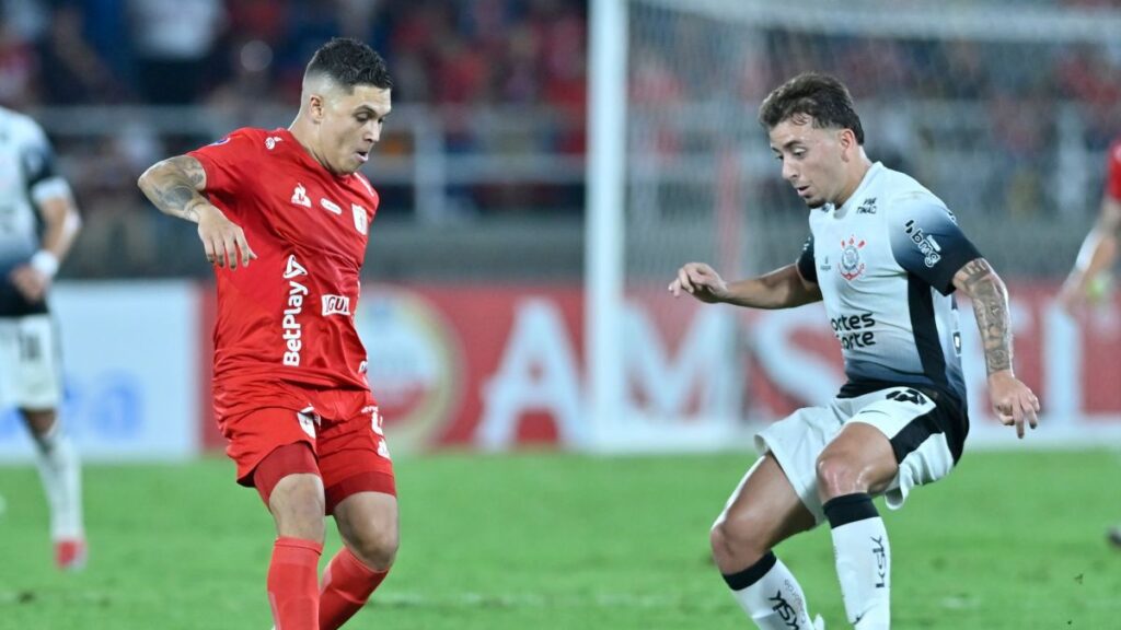 Una postal del duelo en Cali que terminó 1-1. Vizzor