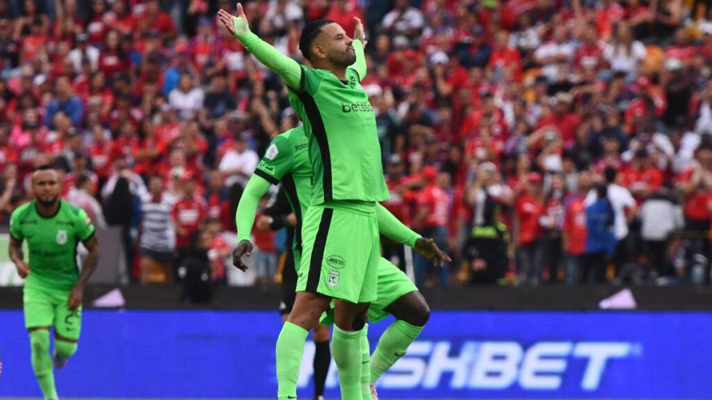 Edwin Cardona con Atlético Nacional / Vizzor