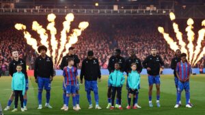 ¡Oxígeno en la banda! Daniel Muñoz sigue destacándose en la Premier League