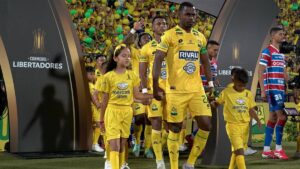 Atlético Bucaramanga sonríe con la derrota de Colo-Colo