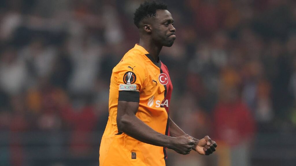 Dávinson Sánchez celebrando con el Galatasaray / AP